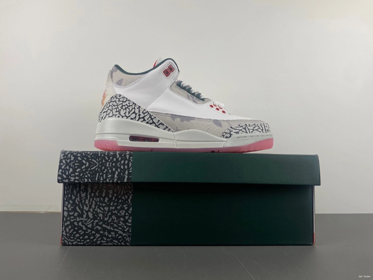 Jordan - Men's 3 HM6993-100 Wings Retro 0915